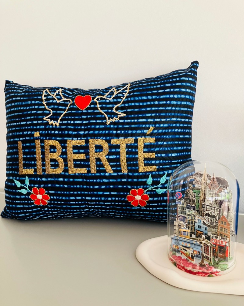 CSAO Liberté cushion - ethical decor by etcheaz Zurich
