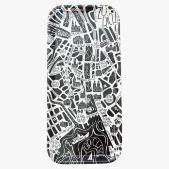 Hand-illustrated Zürich city map tray in FSC birch wood by Tokiko. A limited edition exclusive to Etcheaz — available in black or Zürich Blue. The collector’s object for Zürich lovers.