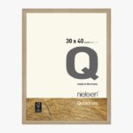 The Quadrum 30×40 cm features FSC-certified pine wood, float glass & easy clip-change system. Made in Germany. Available at Etcheaz