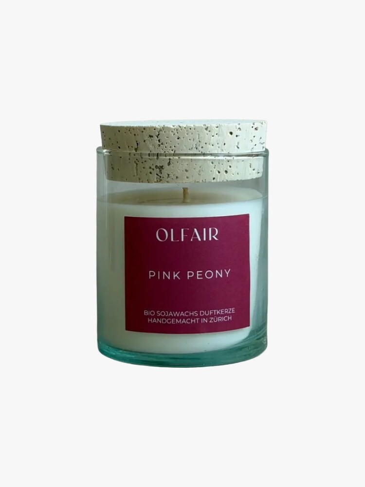 Pink Peony scented candle by Olfair in a clear glass with cork lid, floral peony and rose fragrance handmade in Zürich