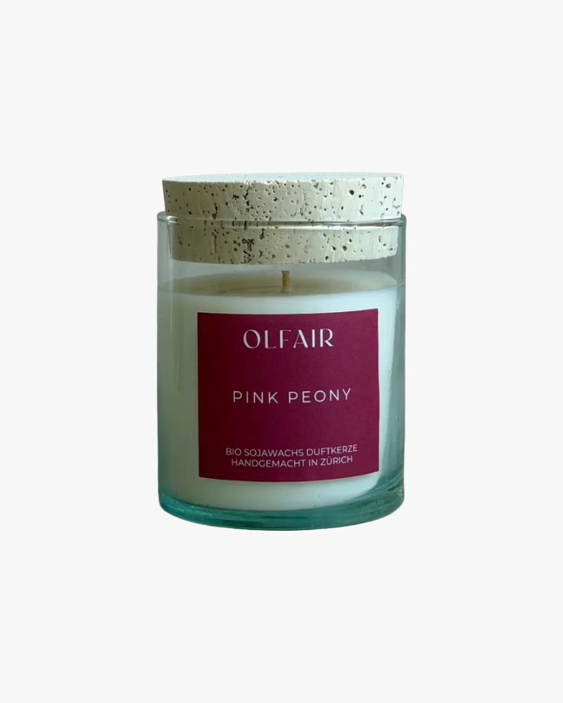 Pink Peony scented candle by Olfair in a clear glass with cork lid, floral peony and rose fragrance handmade in Zürich