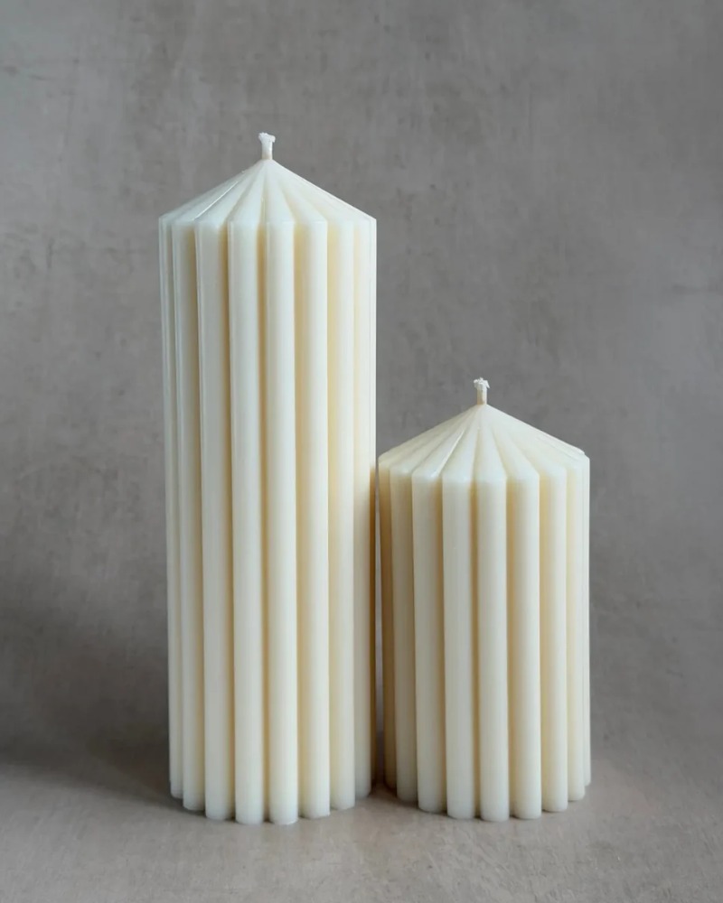 Nordic Medium cylinder candle by Olfair with bold ribbed texture, handmade in Zürich from natural olive wax
