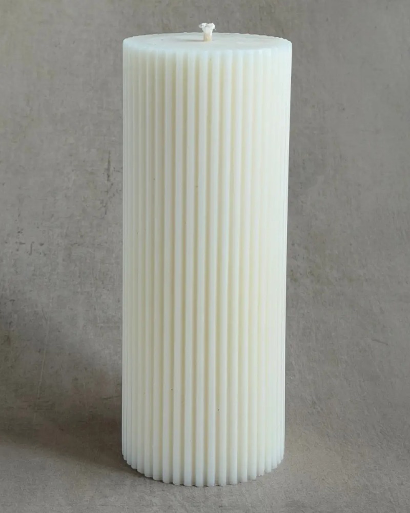 Harmony Large cylinder candle by Olfair with fine ribbed texture, handmade in Zürich from natural olive wax