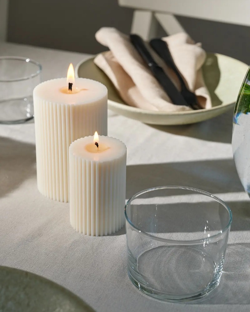 Harmony cylinder candle by Olfair with fine ribbed texture, handmade in Zürich from natural olive wax
