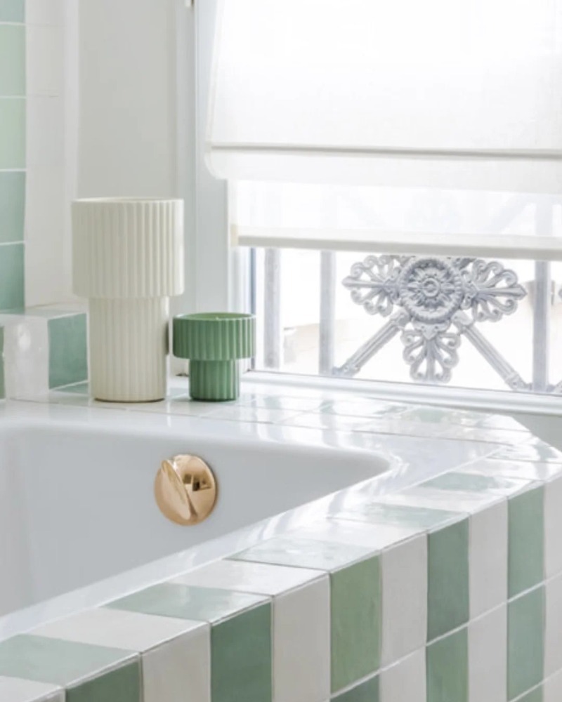 Mamène Podium scented candle size M in verdigris faience, fragrance Andy, green and herbal