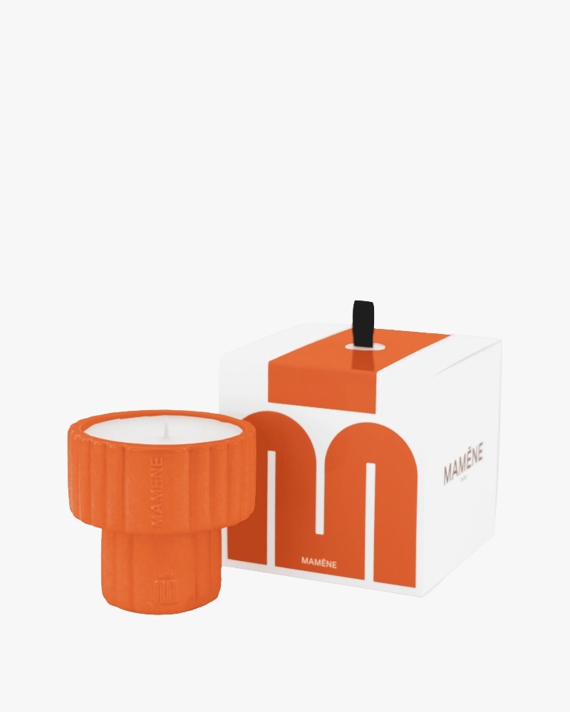 Mamène Podium scented candle size S in coral orange faience, fragrance Jeanne, aromatic and woody