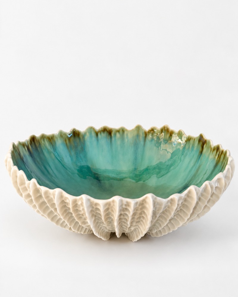 Pinched porcelaine bowl XXL format. Handemade in Zurich