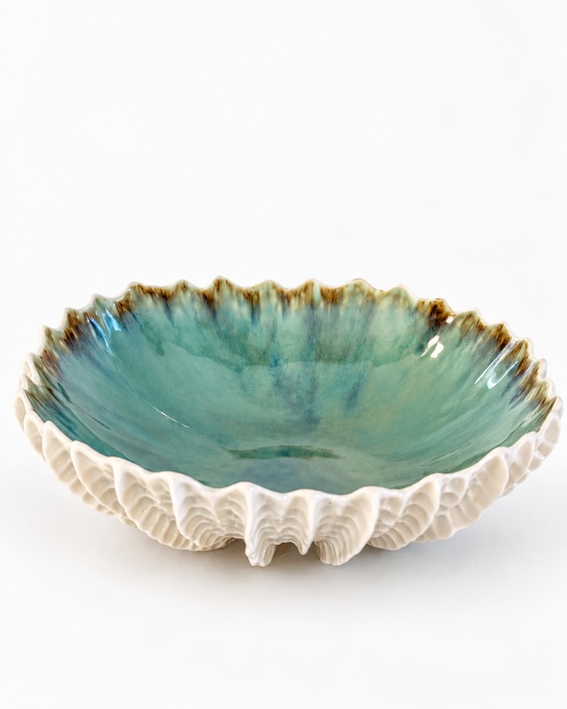 Pinched porcelaine bowl XL format. Handemade in Zurich
